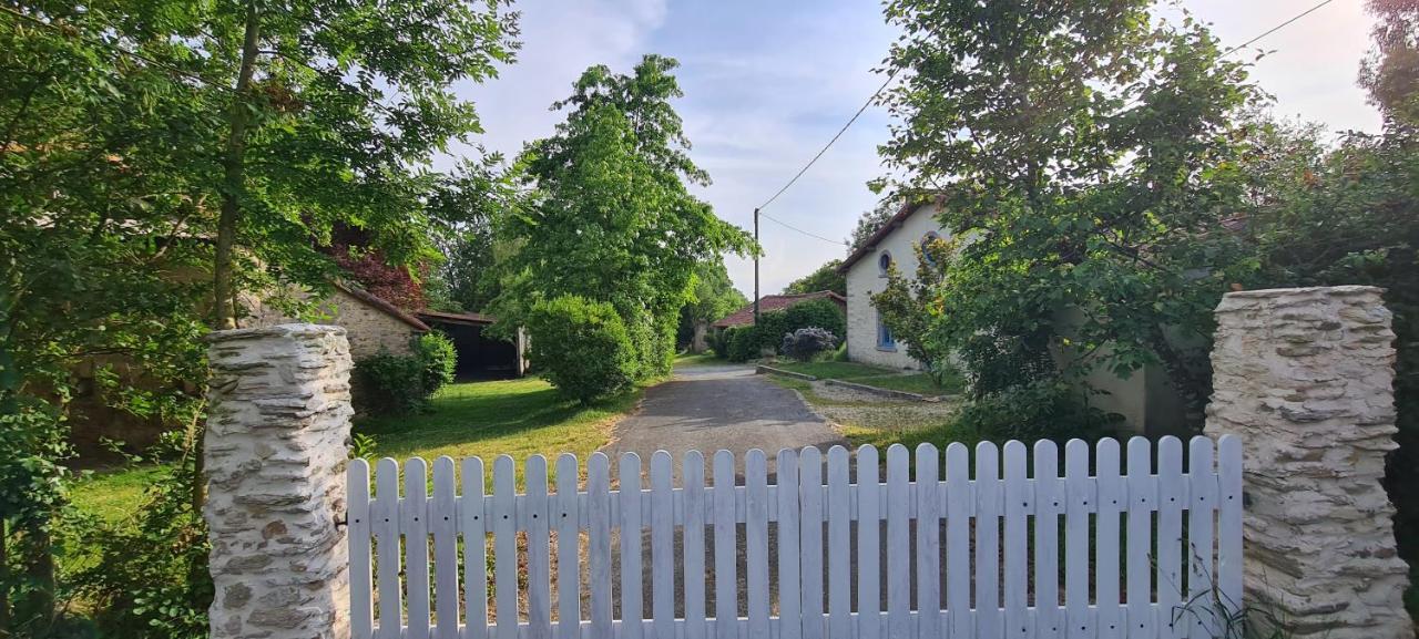 Saint-Pierre-du-Chemin Le Terrier Maison De Campagne 250 M2 Grande Capacite 20 Couchages, 4500M2 De Terrain 빌라 외부 사진