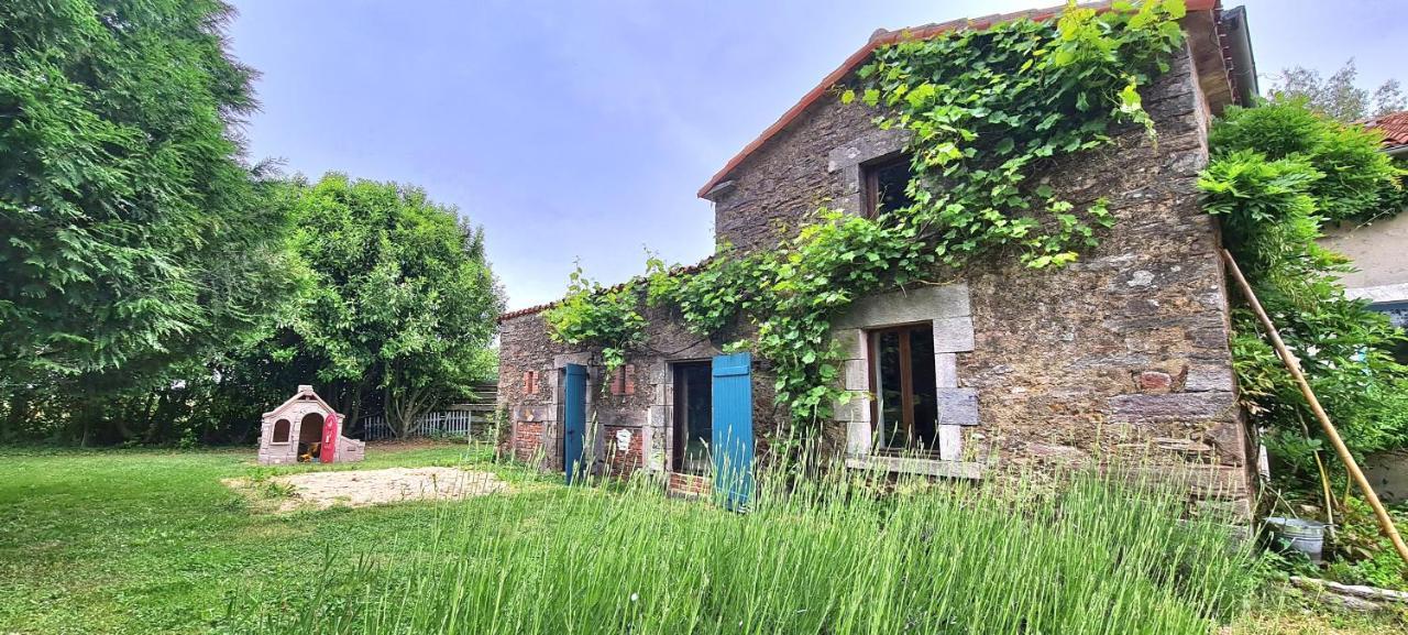 Saint-Pierre-du-Chemin Le Terrier Maison De Campagne 250 M2 Grande Capacite 20 Couchages, 4500M2 De Terrain 빌라 외부 사진
